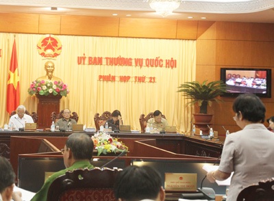 Tình trạng “không hành động” của chính quyền khiến người dân “tự xử” - 1 Tự thiêu, xả súng - người dân “tự xử” vì thiếu tin tưởng chính quyền!?