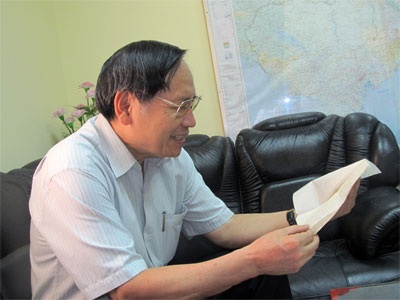 “Bạn tôi hi sinh ở Đà Nẵng, nhà ngoại cảm chỉ vào Quảng Trị bốc mộ” - 1 Trung tướng Phùng Khắc Đăng với kỷ vật về người bạn cùng chiến đấu 40 năm trước.