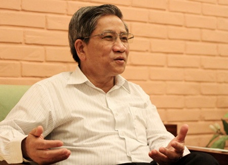 “Có thước đo, không ai chỉ đo đến nửa chừng” - 1 GS.Nguyễn Minh Thuyết: Có thước đo trong tay, không ai chỉ đo đến nửa chừng.