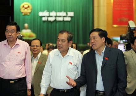 Viện trưởng VKSND tối cao báo cáo về 6 “đại án” tham nhũng - 1 Viện trưởng VKSND tối cao báo cáo về 6 “đại án” tham nhũng