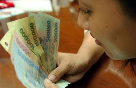 Đề nghị thu hồi tiền tham nhũng để tăng lương tối thiểu - 1 Đề nghị thu hồi tiền tham nhũng để tăng lương tối thiểu