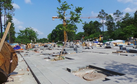 Cận cảnh phòng họp đặc biệt tại Nhà Quốc hội mới - 16 Toàn bộ mặt đường Bắc Sơn được lát đá khối, phía dưới là công trình hầm ngầm để xe.