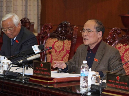 Chủ tịch Quốc hội: Thực tế người dân khi làm nhà, xây dựng, chạy được giấy phép cơ cực lắm.