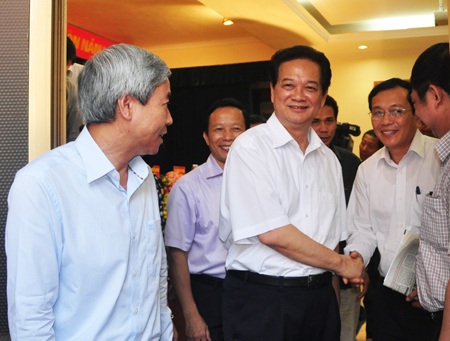 Thủ tướng Nguyễn Tấn Dũng chia sẻ những động viên, ủng hộ của cử tri Hải Phòng.