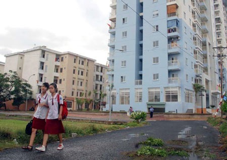 "Cứu"... gói 30.000 tỷ! - 1 Sẽ có thêm nhiều người được vay mua nhà từ gói tín dụng 30.000 tỷ đồng.