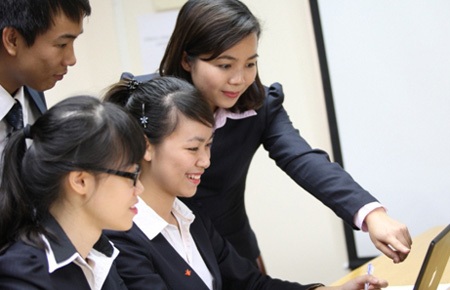 “Vật vã” với chính sách thu hút nhân tài - 1 “Vật vã” với chính sách thu hút nhân tài