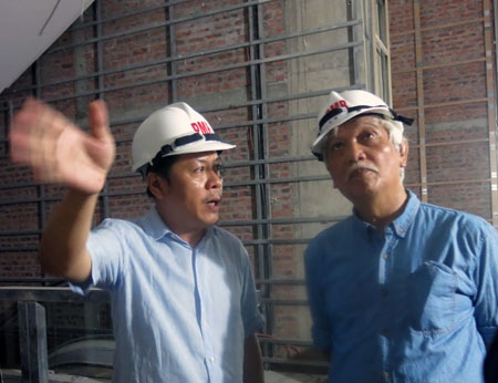 Đại biểu Quốc hội ngồi thử ghế tại phòng họp Quốc hội mới - 3 Vật liệu đã tập hợp đầy đủ tại chân công trình.