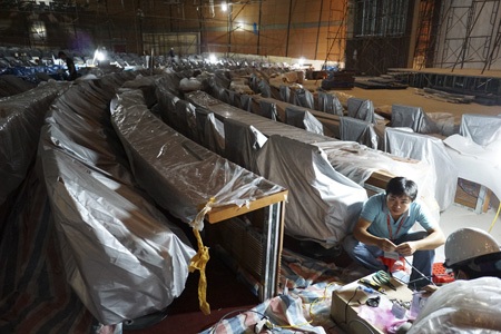 Nhà Quốc hội mới “thay da” từng ngày trước giờ cán đích