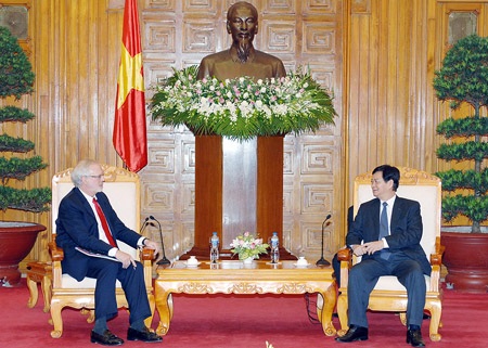 Thủ tướng Nguyễn Tấn Dũng tiếp Đại sứ Hoa Kỳ - 2 Thủ tướng tiếp Đại sứ David Shear.