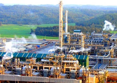 Thủ tướng “thúc” tiến độ mở rộng Nhà máy Lọc dầu Dung Quất - 1 Dự án mở rộng sẽ đưa công suất của nhà máy lọc dầu Dung Quất lên mức 10 triệu tấn/năm.