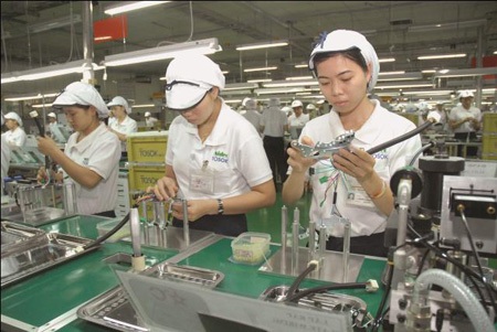 Tại Việt Nam hiện có sự hiện diện của nhiều tập đoàn sản xuất linh kiện điện tử hàng đầu thế giới.