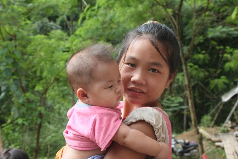 16 tuổi đã có 3 mặt con! - 1 Thoạt nhìn, người ta cứ ngỡ đây là hai chị em...