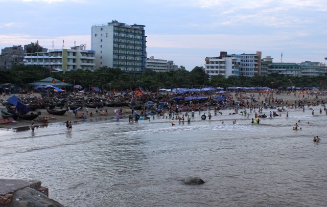 Hết mùa du lịch, “máy chém” Sầm Sơn vẫn hoạt động