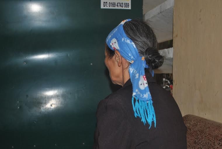 Bà H., mẹ nạn nhân M. kể lại sự việc