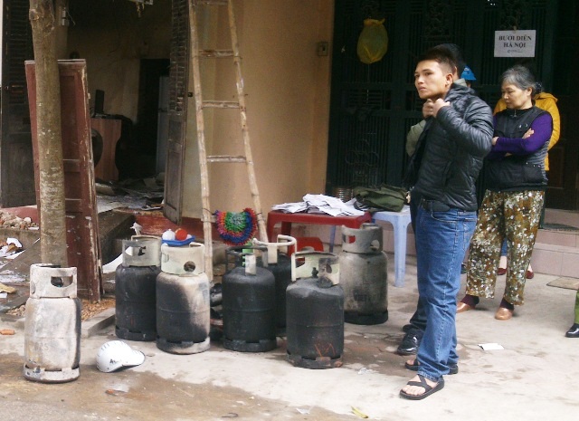 Đại lý gas phát nổ trong khu dân cư - 1 Vụ nổ khiến cả khu dân cư hoảng loạn.