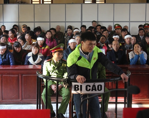 Bị cáo Lê Văn Hảo trước vành móng ngựa