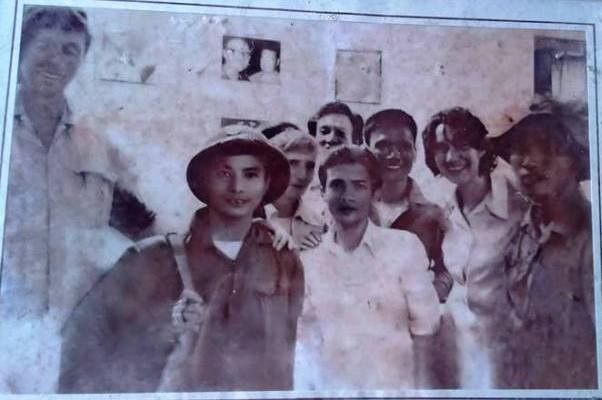 Bức ảnh vô giá của nhân chứng lịch sử ngày 30/4/1975 - 3 Ông Cả (mũ tai bèo) cùng đồng đội hân hoan trong ngày giải phóng