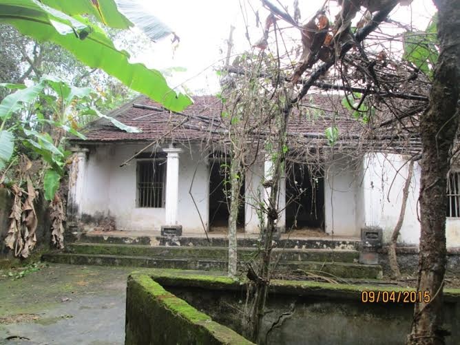 Những ngôi làng chỉ có người già và trẻ nhỏ - 1 Người dân bỏ xứ đi làm thuê để lại những ngôi nhà hoang phủ đầy rong rêu