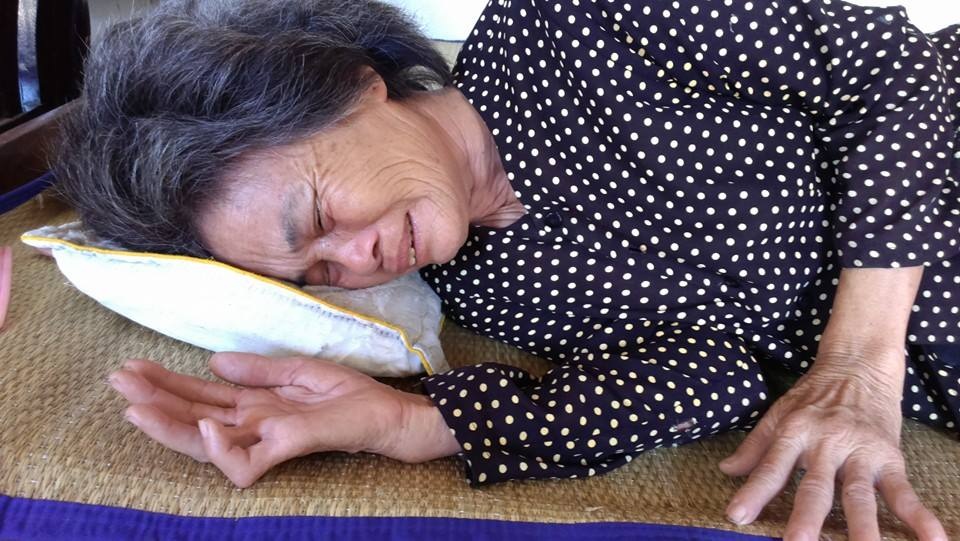 Gần 37 triệu đến với gia đình vợ nằm liệt giường, chồng con tâm thần - 2 Người phụ nữ một đời bất hạnh tủi phận khi nghĩ về số kiếp của mình cùng các con