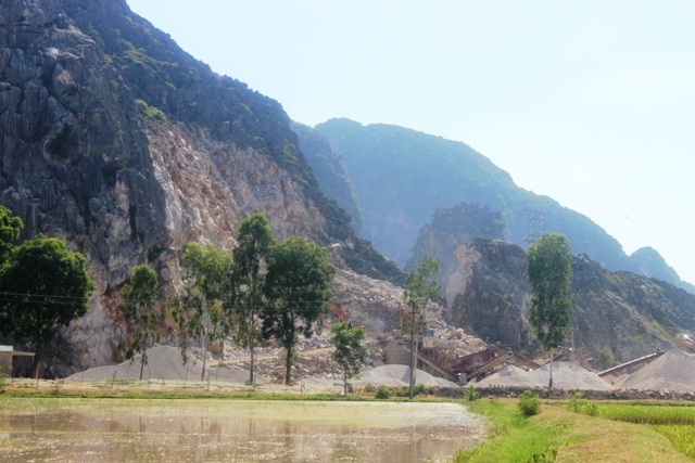 Mỏ khai thác đá ảnh hưởng đến dân hơn chục năm qua.