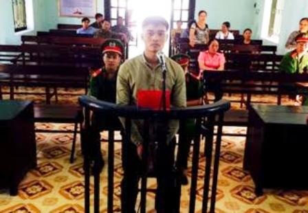 Bị cáo Thuận trước vành móng ngựa