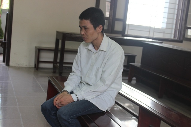 Bị cáo Cầm Bá Vinh lãnh 14 năm tù với tội danh Hiếp dâm trẻ em