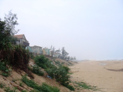 Miền Trung hối hả chạy bão - 16