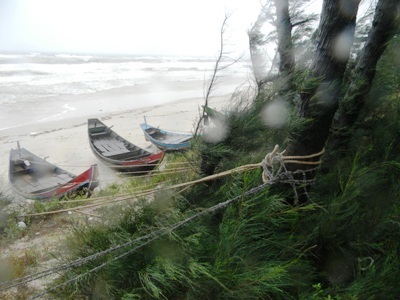 Bão số 4 đi qua, nguy cơ lũ quét rất lớn - 5