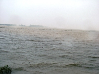 Bão số 4 đi qua, nguy cơ lũ quét rất lớn - 2