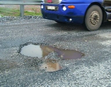 Đường xuống cấp sau 1 năm sử dụng - 1