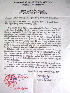 Mủi lòng cảnh cậu bé học lớp 9 đánh giày nuôi mẹ bạo bệnh - 3