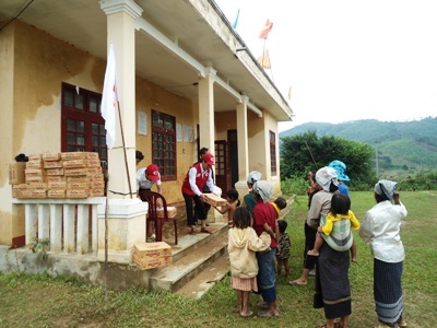 Quảng Bình: Hơn tỉ đồng cứu trợ người dân vùng lũ - 1