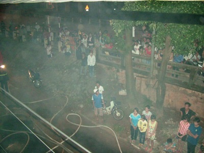 “Bà hoả” thiêu rụi phòng khám đông y và tiệm may - 4