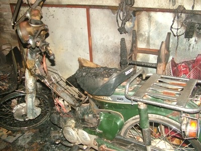 “Bà hoả” thiêu rụi phòng khám đông y và tiệm may - 3