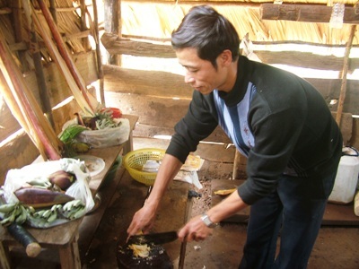 Những thầy giáo trẻ gieo chữ giữa heo hút đại ngàn - 8