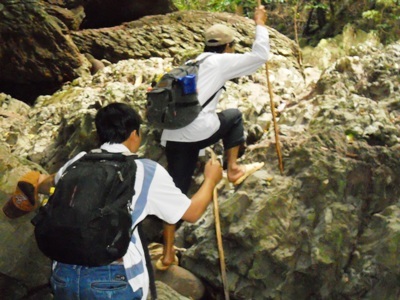 Những thầy giáo trẻ gieo chữ giữa heo hút đại ngàn - 1