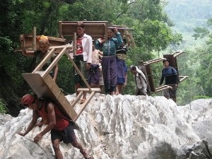 Những thầy giáo trẻ gieo chữ giữa heo hút đại ngàn - 10