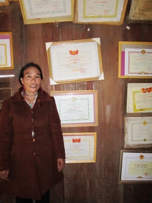 Người phụ nữ không “nhượng bộ” luật tục lạc hậu - 1