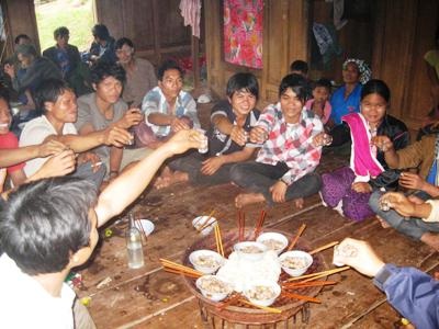 Mùa “vàng” trên nương rẫy bản B Loóc - 5 Mùa “vàng” trên nương rẫy bản B Loóc - 5