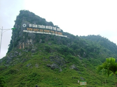 Đóng cửa động vì sợ đá rơi vào khách tham quan - 1