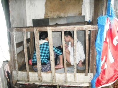 “Tôi ước có cái cũi gỗ mới cho con nằm” - 1