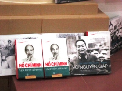 Triển lãm ảnh “Đại tướng Tổng tư lệnh Võ Nguyên Giáp” thu hút người dân - 6