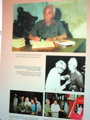 Triển lãm ảnh “Đại tướng Tổng tư lệnh Võ Nguyên Giáp” thu hút người dân - 4