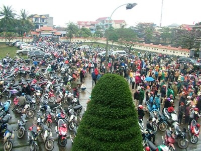 Đông nghịt phiên tòa xử kẻ giết dã man thai phụ mang bầu 8 tháng - 1