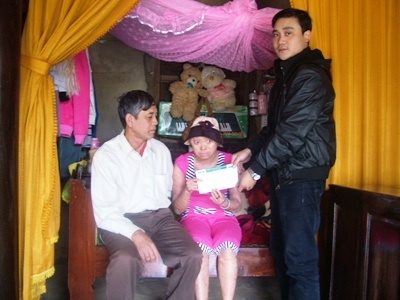 Gia đình cậu bé bị bệnh bại não sắp xây nhà mới - 3