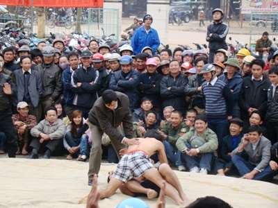 Về làng Sình xem vật cổ truyền - 20