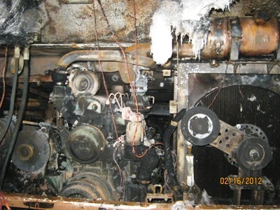 Xe khách cháy rụi, gần 40 người thoát chết - 4