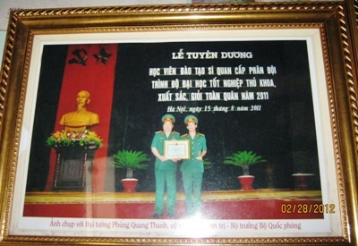 Gặp gia đình người lính biên phòng hiếu học trên vùng quê nghèo