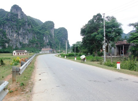 Xông vào nhà cướp gỗ sưa giữa ban ngày - 2 Xông vào nhà cướp gỗ sưa giữa ban ngày