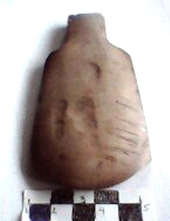 Phát hiện rìu đá của người nguyên thủy thời đại đồ đá